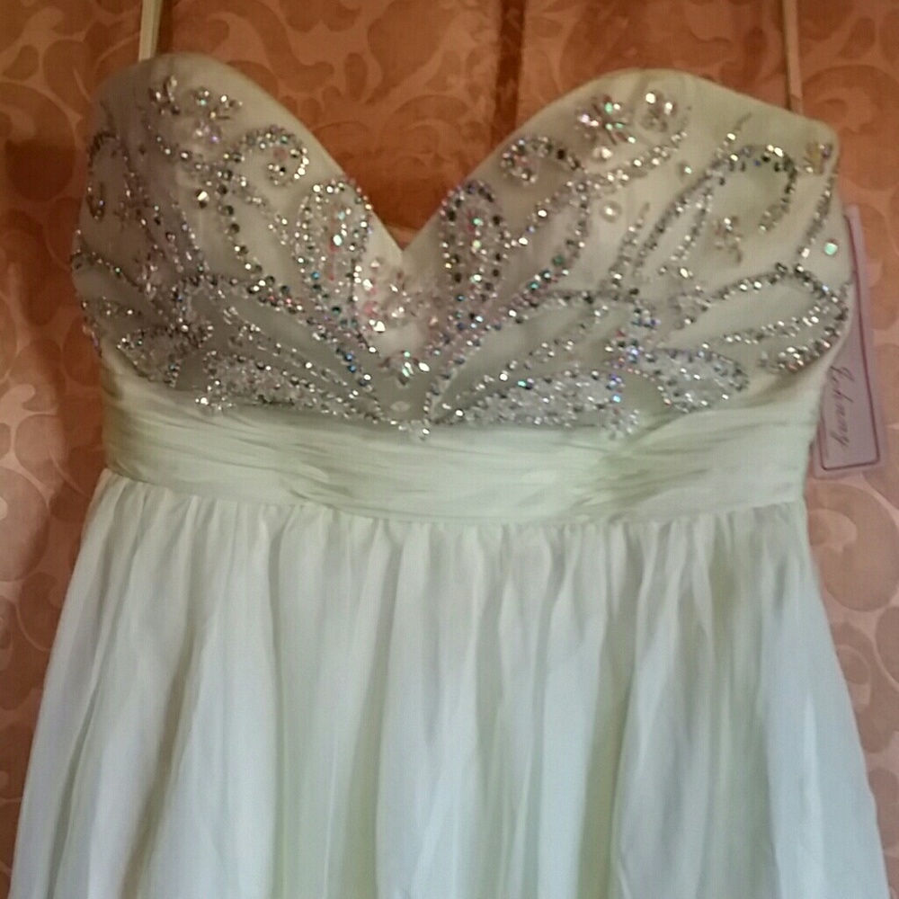 NEW LUXURIOUS GOWN 13/14 sz